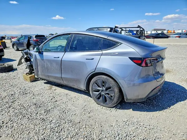 7SAYGDEE7SF265547 2025 TESLA MODEL Y - Image 2