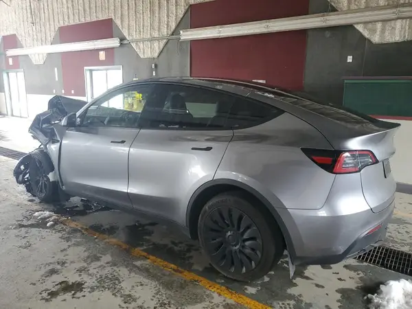 7SAYGDEE7SF287581 2025 TESLA MODEL Y - Image 2