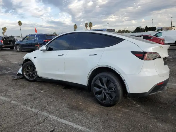 7SAYGDEE7SF288021 2025 TESLA MODEL Y - Image 2