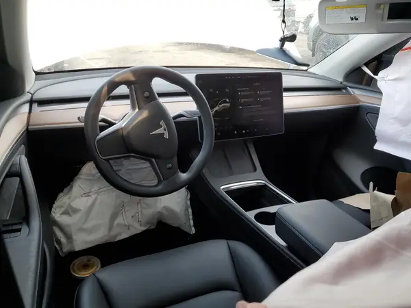 7SAYGDEE7SF288021 2025 TESLA MODEL Y - Image 8