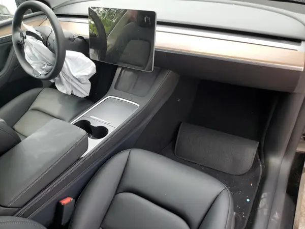 7SAYGDEE7SF288472 2025 TESLA MODEL Y - Image 8