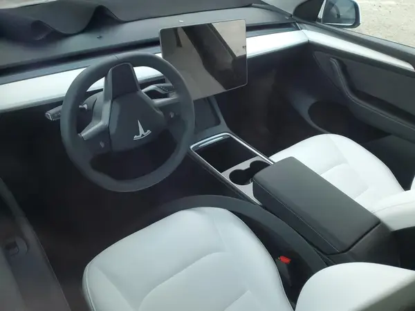 7SAYGDEE7SF297706 2025 TESLA MODEL Y - Image 8