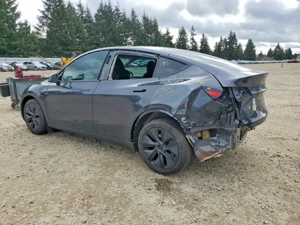 7SAYGDEE7SF299052 2025 TESLA MODEL Y - Image 2