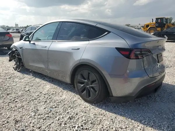 7SAYGDEE7SF299715 2025 TESLA MODEL Y - Image 2