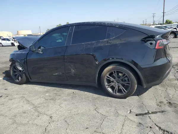 7SAYGDEE7SF300216 2025 TESLA MODEL Y - Image 2