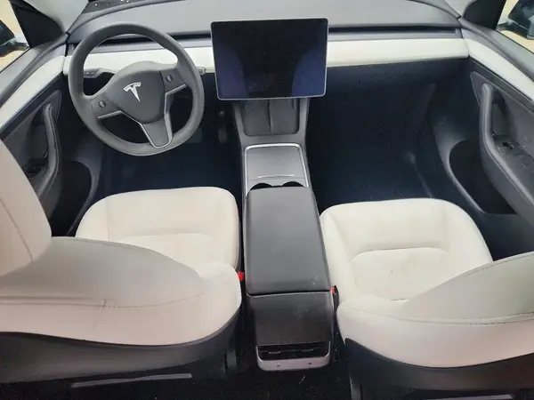 7SAYGDEE7SF300927 2025 TESLA MODEL Y - Image 8