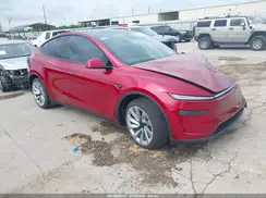 7SAYGDEE7TA380437 2026 TESLA MODEL Y