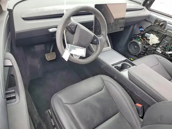 7SAYGDEE7TA383659 2026 TESLA MODEL Y - Image 8