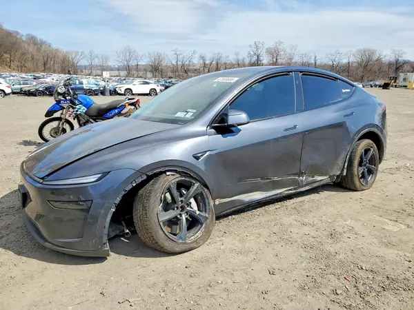 7SAYGDEE7TA386044 2026 TESLA MODEL Y - Image 1