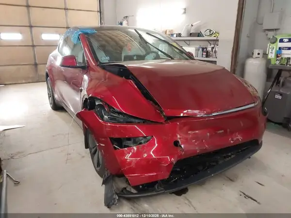 7SAYGDEE7TA390403 2026 TESLA MODEL Y - Image 1
