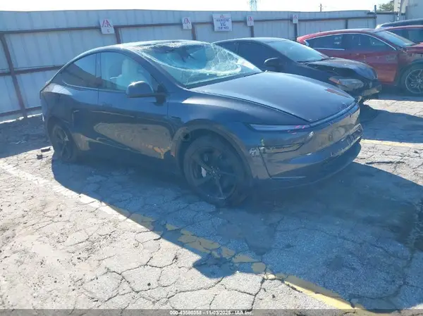 7SAYGDEE7TA391681 2026 TESLA MODEL Y - Image 1