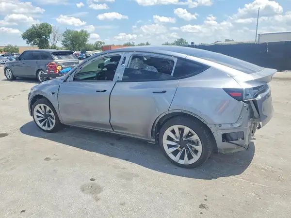 7SAYGDEE7TA393625 2026 TESLA MODEL Y - Image 2