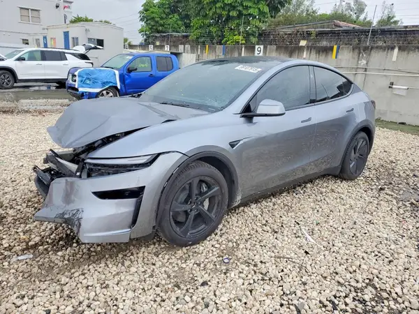 7SAYGDEE7TA405305 2026 TESLA MODEL Y - Image 1