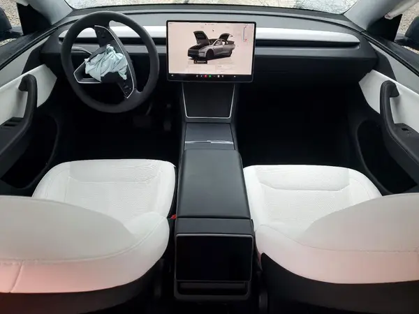 7SAYGDEE7TA405305 2026 TESLA MODEL Y - Image 8