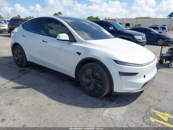 7SAYGDEE7TA405546 2026 TESLA MODEL Y - Image 1
