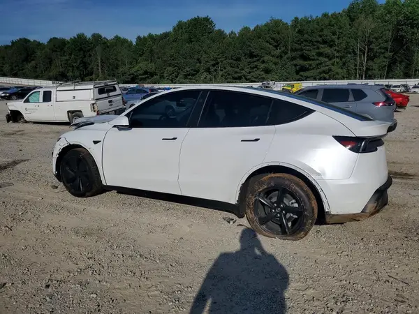 7SAYGDEE7TA447327 2026 TESLA MODEL Y - Image 2