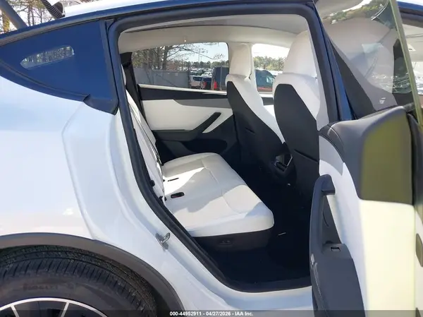 7SAYGDEE7TA448512 2026 TESLA MODEL Y - Image 8
