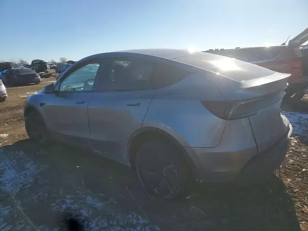 7SAYGDEE7TA460580 2026 TESLA MODEL Y - Image 2