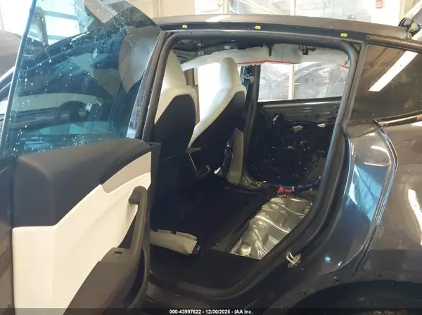 7SAYGDEE7TA472261 2026 TESLA MODEL Y - Image 8