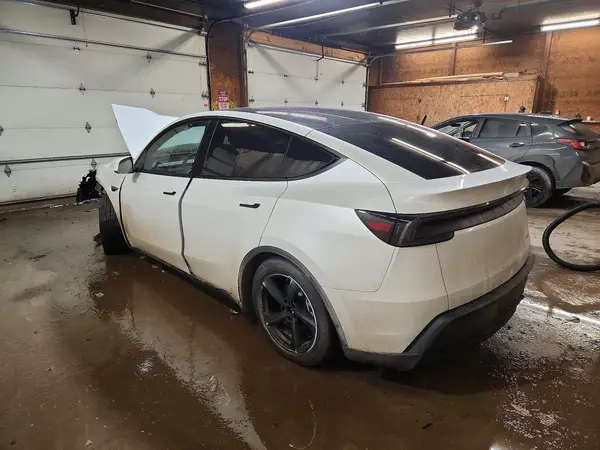 7SAYGDEE7TA475872 2026 TESLA MODEL Y - Image 2
