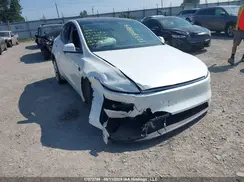 7SAYGDEE7TF321973 2026 TESLA MODEL Y