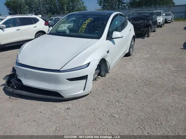 7SAYGDEE7TF321973 2026 TESLA MODEL Y - Image 2