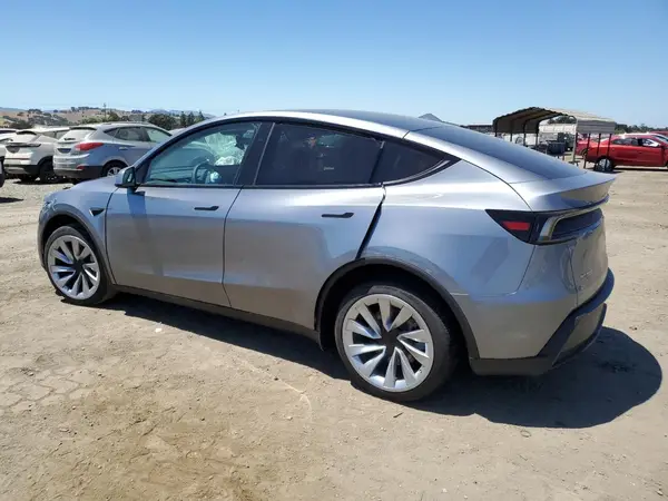 7SAYGDEE7TF325974 2026 TESLA MODEL Y - Image 2