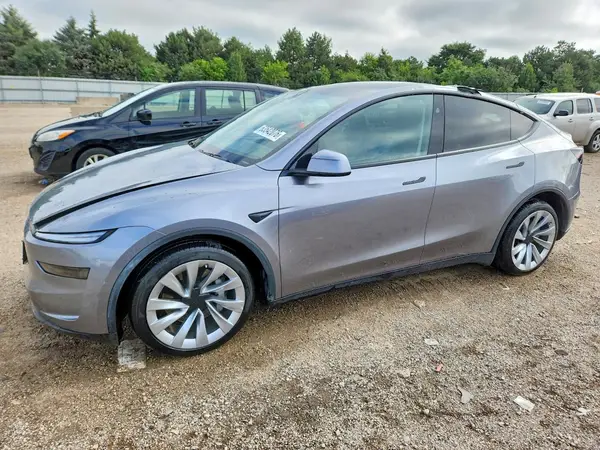 7SAYGDEE7TF327272 2026 TESLA MODEL Y - Image 1