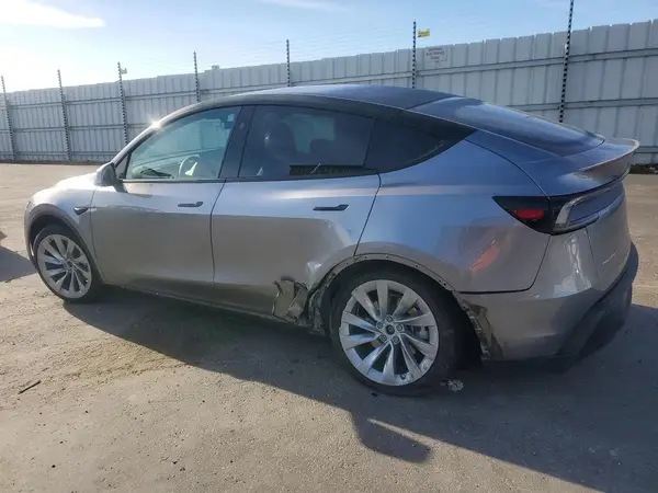7SAYGDEE7TF328261 2026 TESLA MODEL Y - Image 2