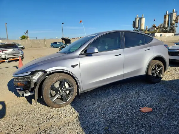 7SAYGDEE7TF330852 2026 TESLA MODEL Y - Image 1