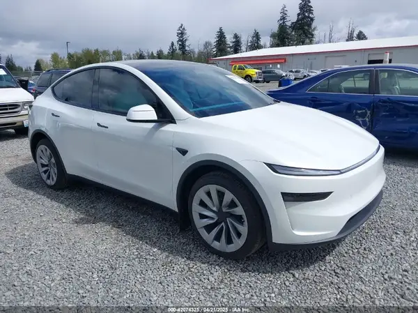 7SAYGDEE7TF331404 2026 TESLA MODEL Y - Image 1