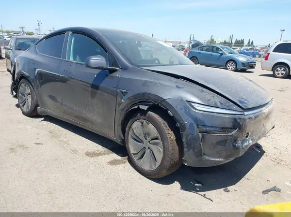 7SAYGDEE7TF334089 2026 TESLA MODEL Y - Image 1
