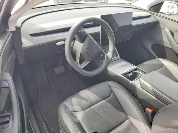 7SAYGDEE7TF339745 2026 TESLA MODEL Y - Image 8