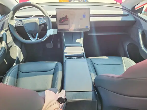 7SAYGDEE7TF348879 2026 TESLA MODEL Y - Image 8