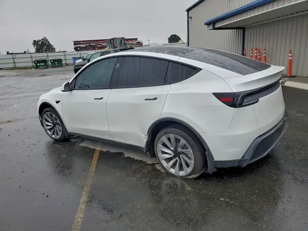 7SAYGDEE7TF358392 2026 TESLA MODEL Y - Image 2
