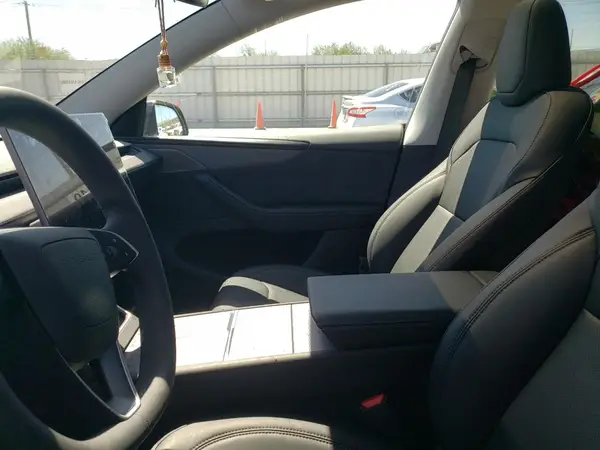 7SAYGDEE7TF365469 2026 TESLA MODEL Y - Image 8