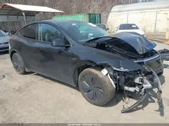 7SAYGDEE7TF366864 2026 TESLA MODEL Y