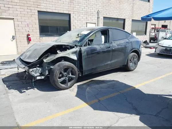 7SAYGDEE7TF374589 2026 TESLA MODEL Y - Image 2