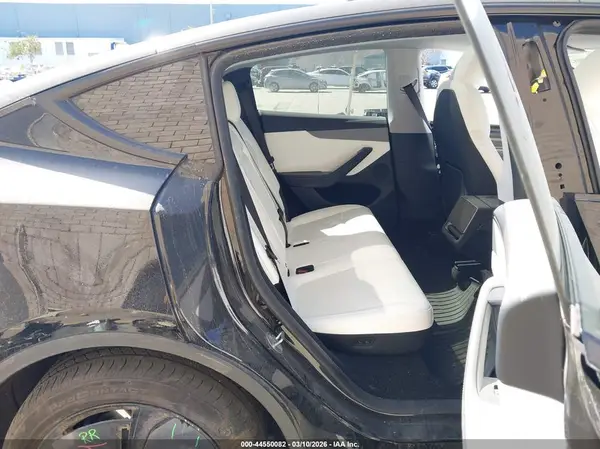 7SAYGDEE7TF374589 2026 TESLA MODEL Y - Image 8