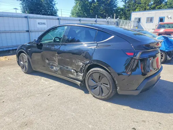 7SAYGDEE7TF397709 2026 TESLA MODEL Y - Image 2