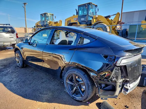 7SAYGDEE7TF403606 2026 TESLA MODEL Y - Image 2
