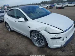 7SAYGDEE7TF412631 2026 TESLA MODEL Y