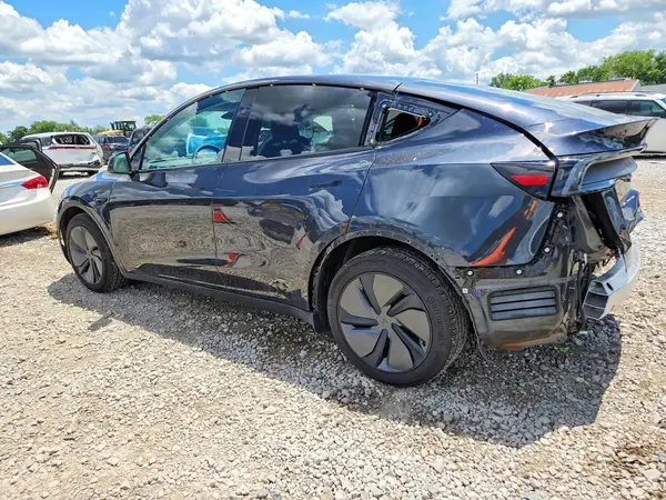 7SAYGDEE7TF417893 2026 TESLA MODEL Y - Image 2