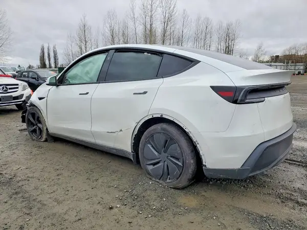 7SAYGDEE7TF453860 2026 TESLA MODEL Y - Image 2