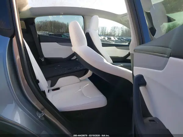 7SAYGDEE7TF567082 2026 TESLA MODEL Y - Image 8