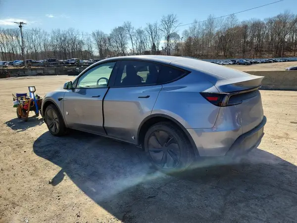 7SAYGDEE7TF570418 2026 TESLA MODEL Y - Image 2