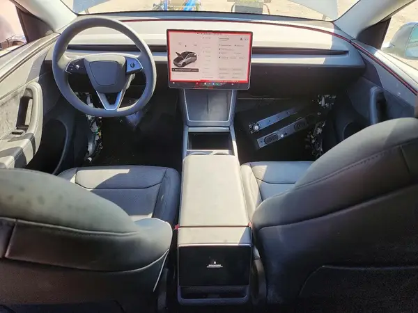 7SAYGDEE7TF570418 2026 TESLA MODEL Y - Image 8