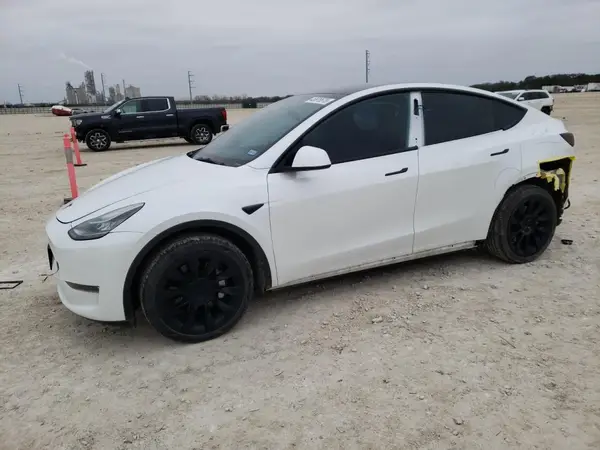 7SAYGDEE8NA000900 2022 TESLA MODEL Y - Image 1