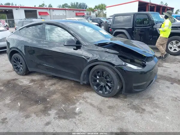 7SAYGDEE8NA005918 2022 TESLA MODEL Y - Image 1