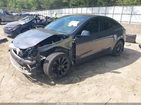 7SAYGDEE8NA006034 2022 TESLA MODEL Y - Image 2